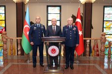 Azərbaycan və Türkiyə arasında hərbi əməkdaşlığın genişləndirilməsi müzakirə edilib (FOTO)