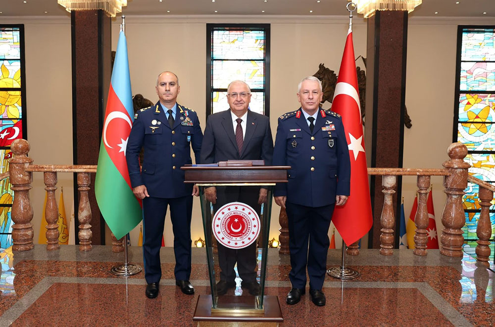 Azərbaycan və Türkiyə arasında hərbi əməkdaşlığın genişləndirilməsi müzakirə edilib (FOTO)