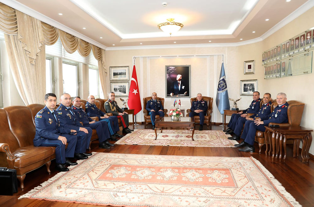 Azərbaycan və Türkiyə arasında hərbi əməkdaşlığın genişləndirilməsi müzakirə edilib (FOTO)