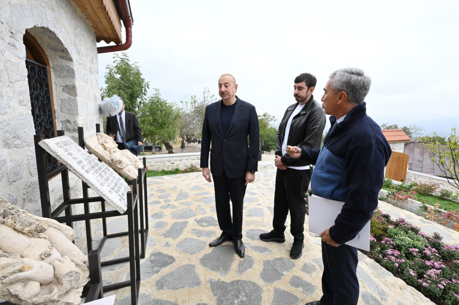 Prezident İlham Əliyev Şuşada Üzeyir Hacıbəylinin ev-muzeyinin bərpadan sonra açılışında iştirak edib (YENİLƏNİB) (FOTO/VİDEO)