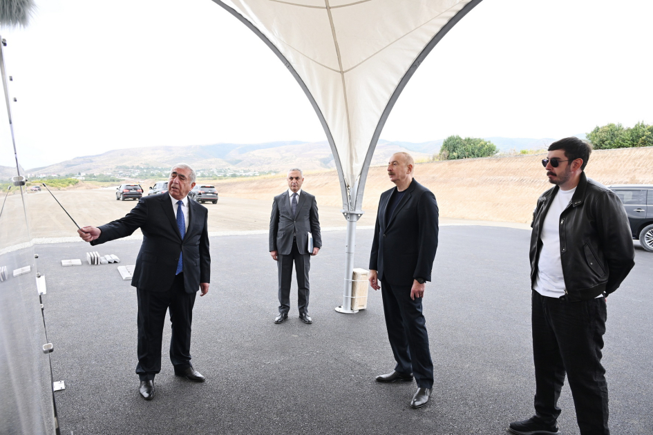 Prezident İlham Əliyev Ağdam-Əsgəran-Xocalı-Xankəndi avtomobil yolunda aparılan işlərlə tanış olub (YENİLƏNİB) (FOTO/VİDEO)