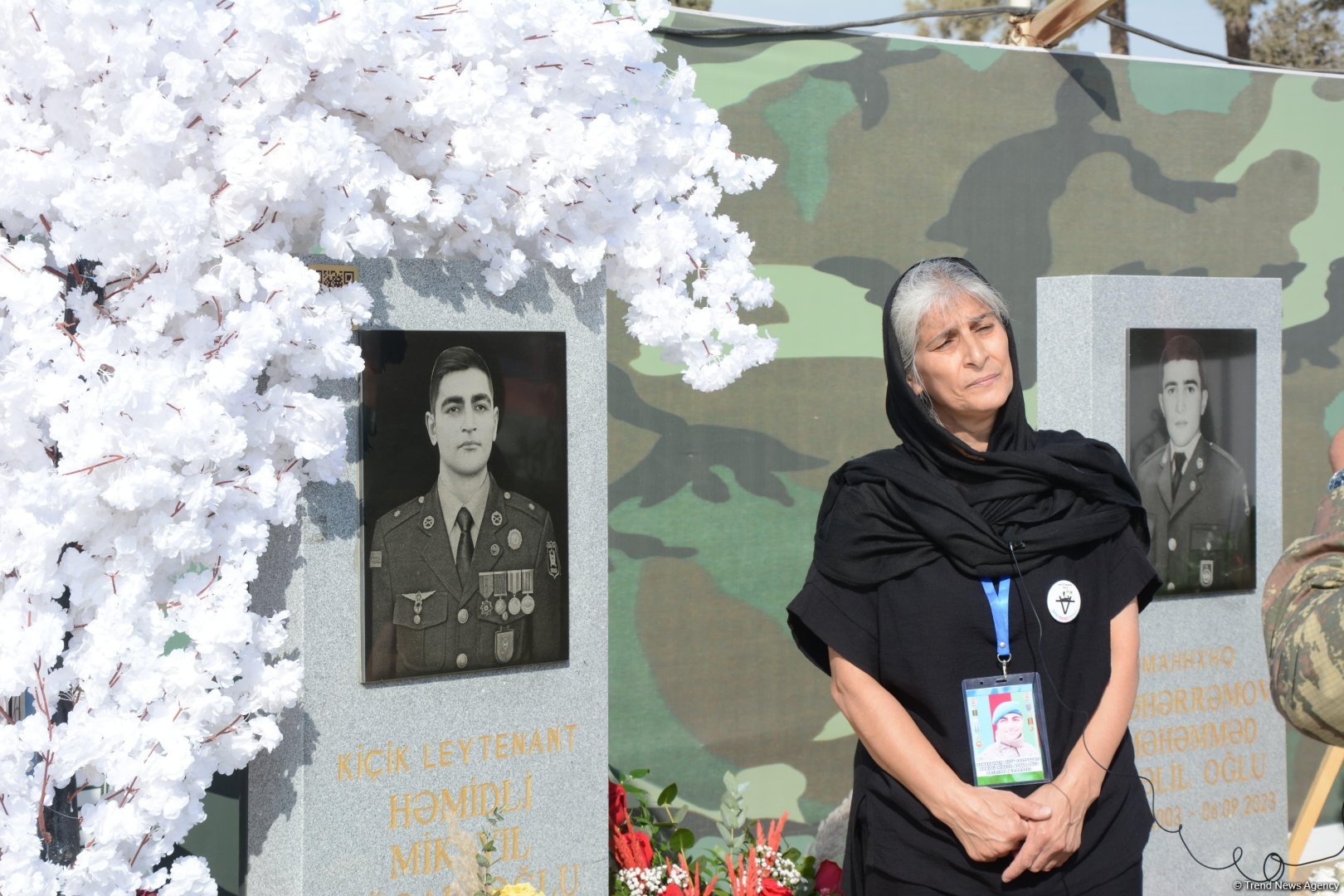 Antiterror əməliyyatlarında şəhid olan hərbi qulluqçuların məzarları ziyarət edilir (FOTO)