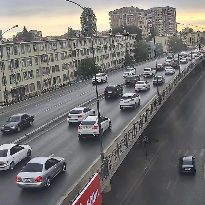 Sürücülərin NƏZƏRİNƏ: bu yollarda tıxac var (FOTO)