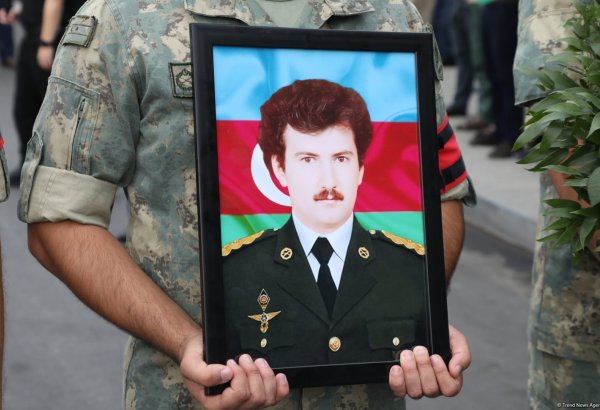 Şəhid Mübariz Məmmədovun nəşinin qalıqları dəfn edildi (FOTO)