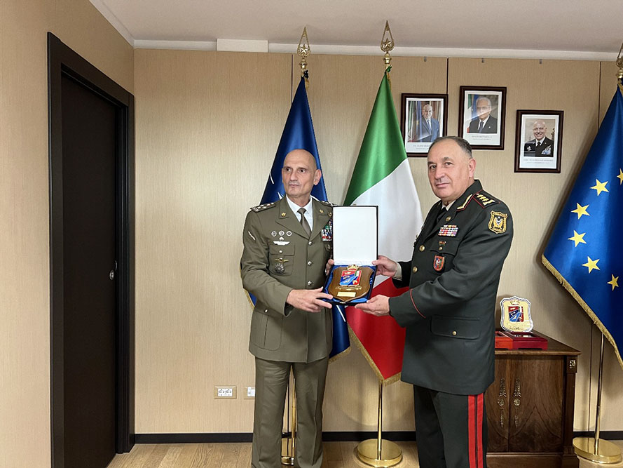 Kərim Vəliyev Luçano Portolano ilə hərbi-texniki əməkdaşlığın genişləndirilməsi barədə məsələləri müzakirə edib (FOTO)