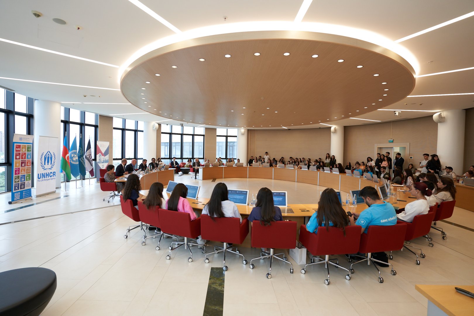 BMT-nin Qaçqın Agentliyinin yüksək səviyyəli rəsmisi ADA Universitetində olub (FOTO)