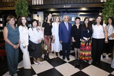 Heydər Əliyev Fondunun vitse-prezidenti Leyla Əliyeva və Bakı Media Mərkəzinin rəhbəri Arzu Əliyeva “A grammar of contemporary Azerbaijani” adlı dərs vəsaitinin təqdimatında iştirak ediblər (FOTO)