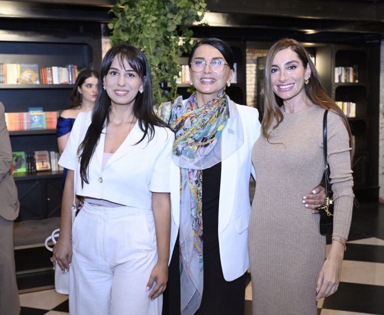 Heydər Əliyev Fondunun vitse-prezidenti Leyla Əliyeva və Bakı Media Mərkəzinin rəhbəri Arzu Əliyeva “A grammar of contemporary Azerbaijani” adlı dərs vəsaitinin təqdimatında iştirak ediblər (FOTO)