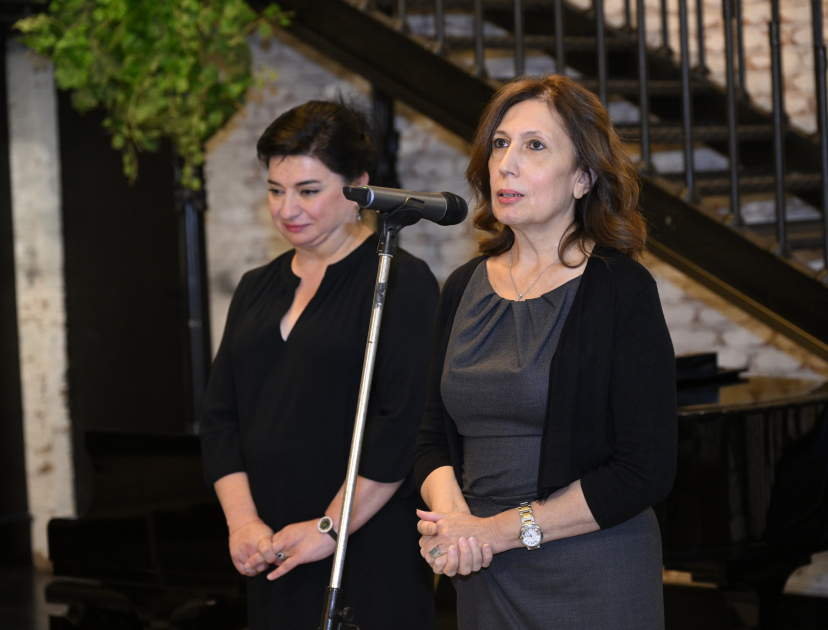 Heydər Əliyev Fondunun vitse-prezidenti Leyla Əliyeva və Bakı Media Mərkəzinin rəhbəri Arzu Əliyeva “A grammar of contemporary Azerbaijani” adlı dərs vəsaitinin təqdimatında iştirak ediblər (FOTO)