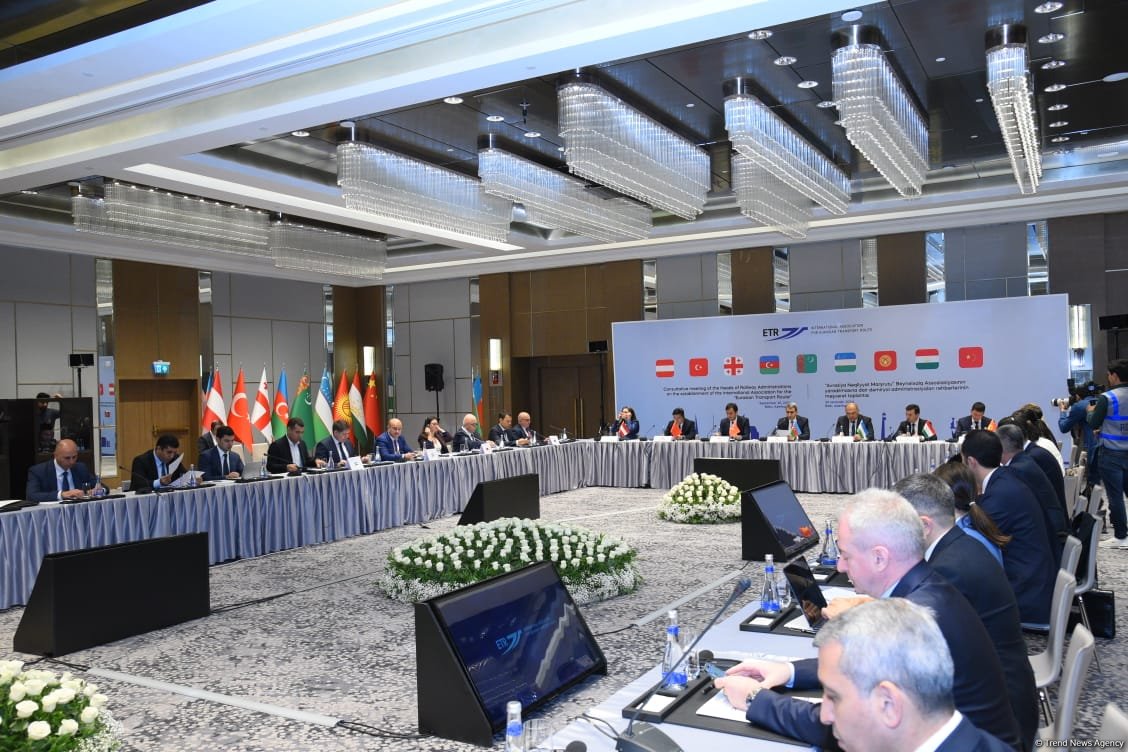 Bakıda "Avrasiya Nəqliyyat Marşrutu"nun yaradılması ilə bağlı Dövlətlərin dəmiryolu administrasiyaları rəhbərlərinin konsultativ görüşü keçirilib (FOTO) (ƏLAVƏ OLUNUB)