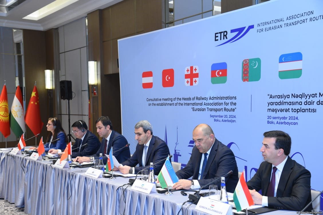 Bakıda "Avrasiya Nəqliyyat Marşrutu"nun yaradılması ilə bağlı Dövlətlərin dəmiryolu administrasiyaları rəhbərlərinin konsultativ görüşü keçirilib (FOTO) (ƏLAVƏ OLUNUB)