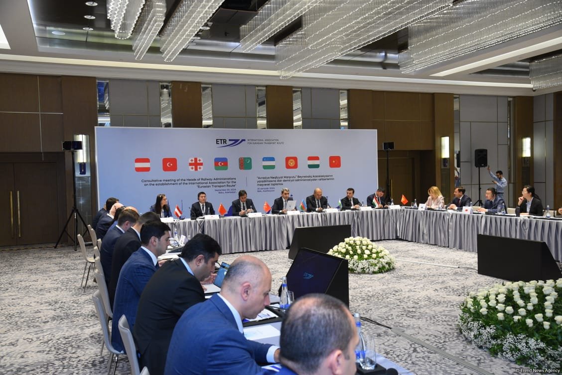 Bakıda "Avrasiya Nəqliyyat Marşrutu"nun yaradılması ilə bağlı Dövlətlərin dəmiryolu administrasiyaları rəhbərlərinin konsultativ görüşü keçirilib (FOTO) (ƏLAVƏ OLUNUB)