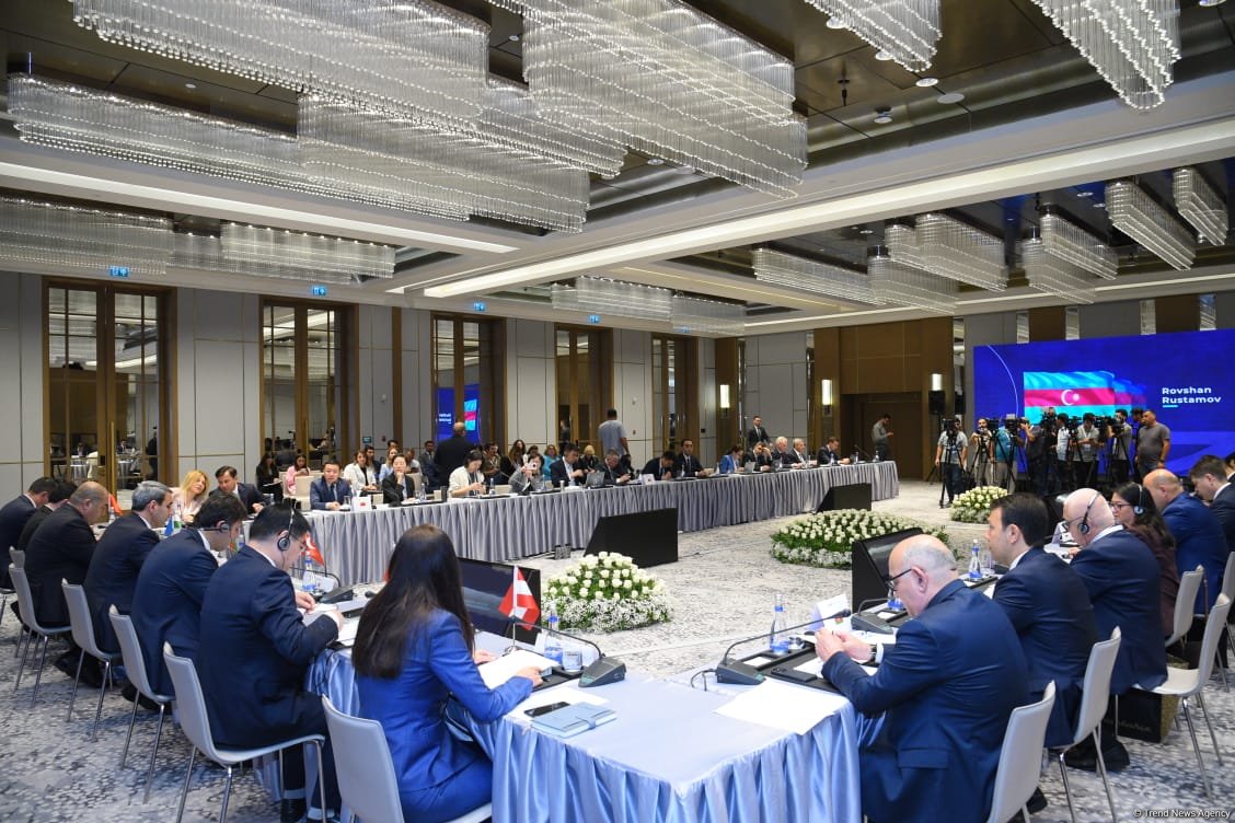 Bakıda "Avrasiya Nəqliyyat Marşrutu"nun yaradılması ilə bağlı Dövlətlərin dəmiryolu administrasiyaları rəhbərlərinin konsultativ görüşü keçirilib (FOTO) (ƏLAVƏ OLUNUB)