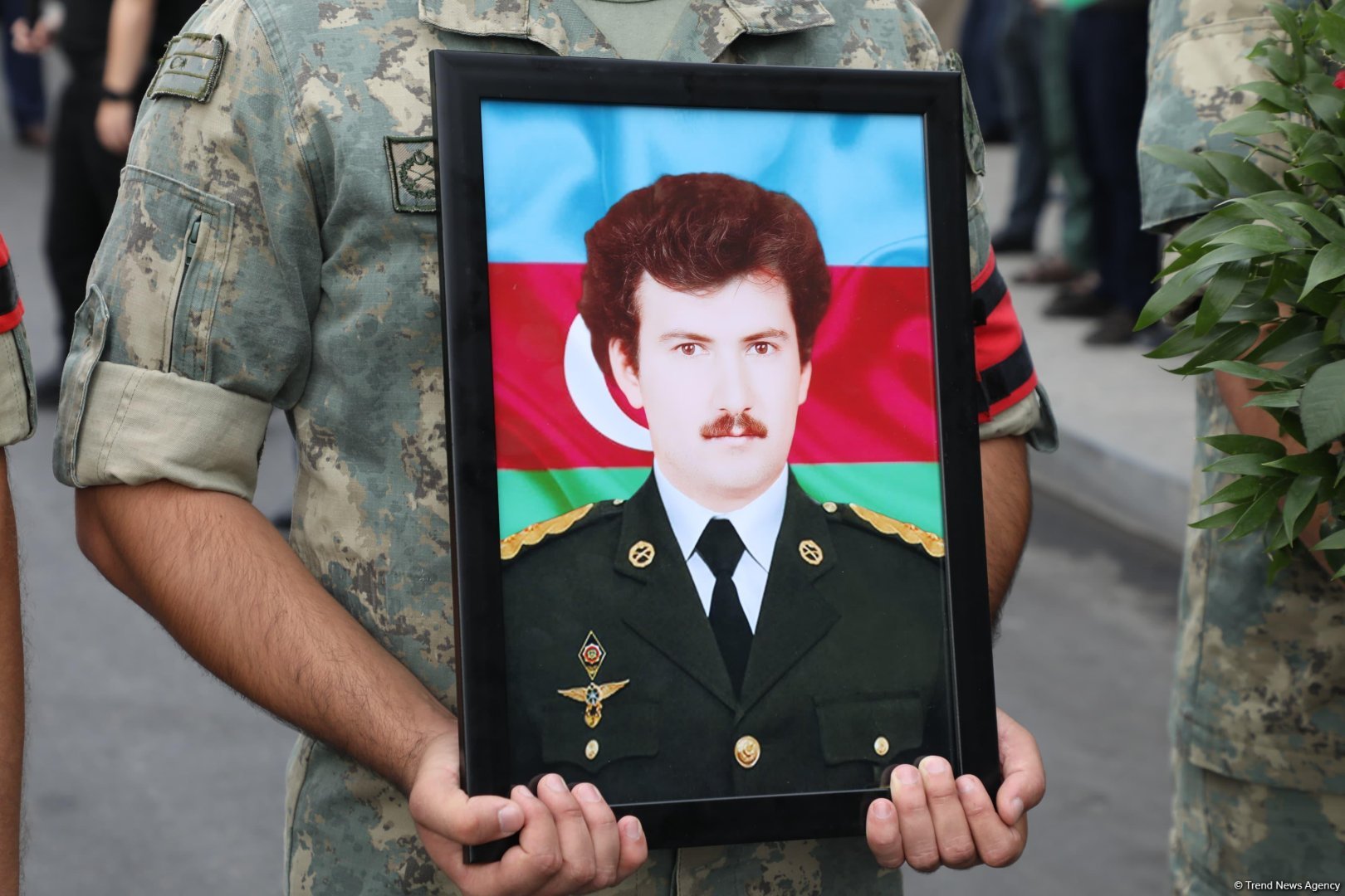 Şəhid Mübariz Məmmədovun nəşinin qalıqları dəfn edildi (FOTO)
