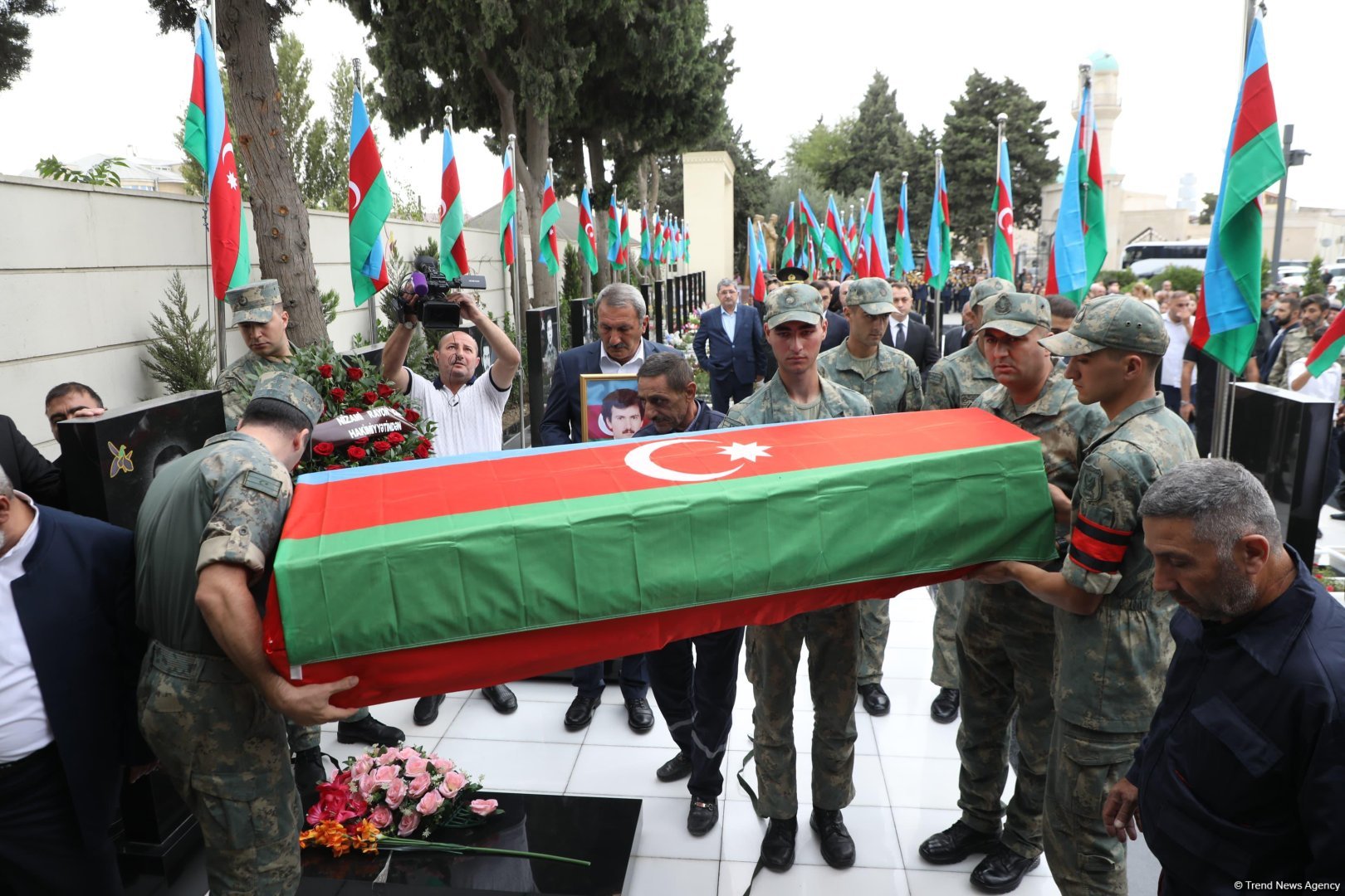 Şəhid Mübariz Məmmədovun nəşinin qalıqları dəfn edildi (FOTO)