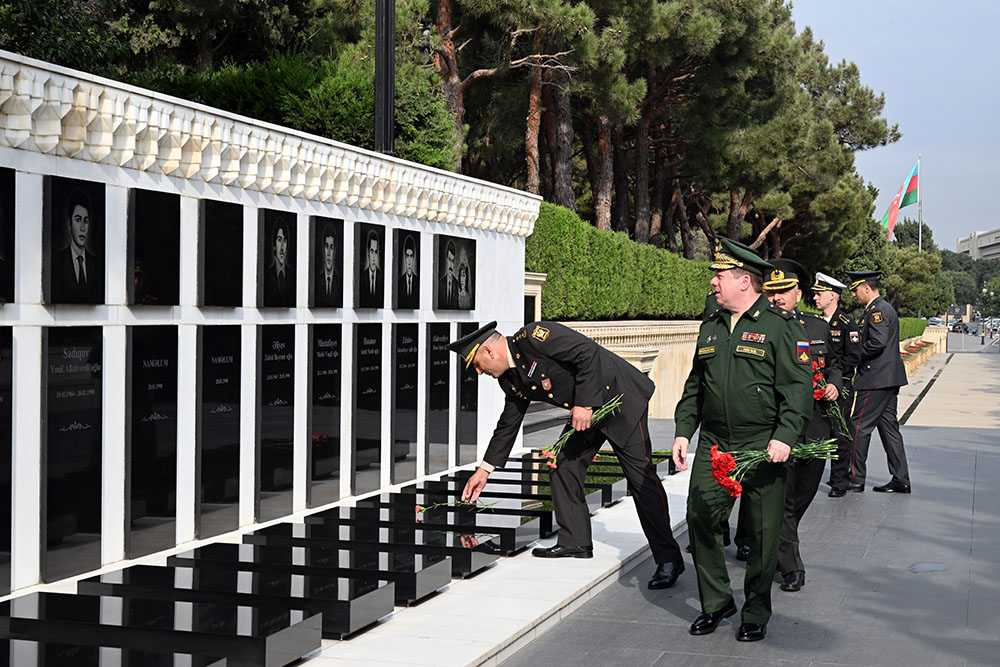 Azərbaycan və Rusiya arasında bir sıra məsələlər ətrafında fikir mübadiləsi aparılıb (FOTO)