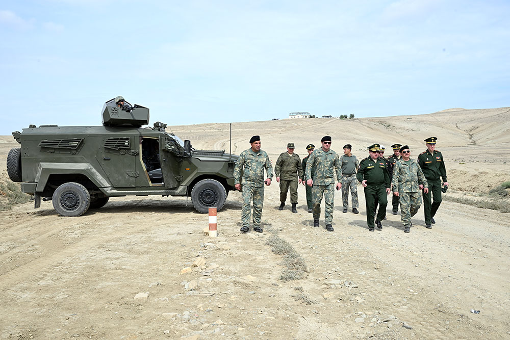Azərbaycan və Rusiya arasında bir sıra məsələlər ətrafında fikir mübadiləsi aparılıb (FOTO)