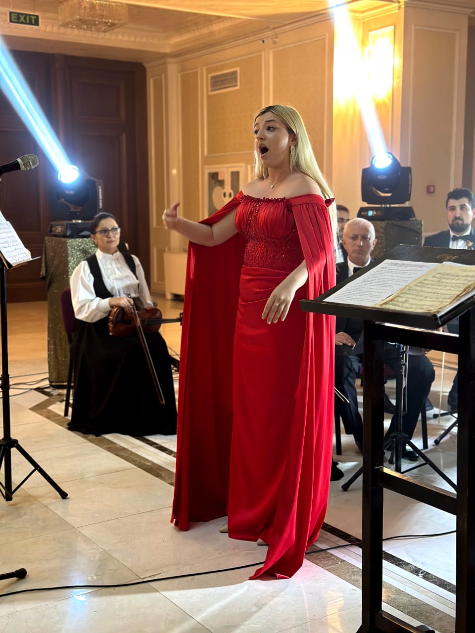 Gəncə Dövlət Filarmoniyasında "Bakıdan Gəncəyə" layihəsi çərçivəsində klassik musiqi gecəsi baş tutub (FOTO)