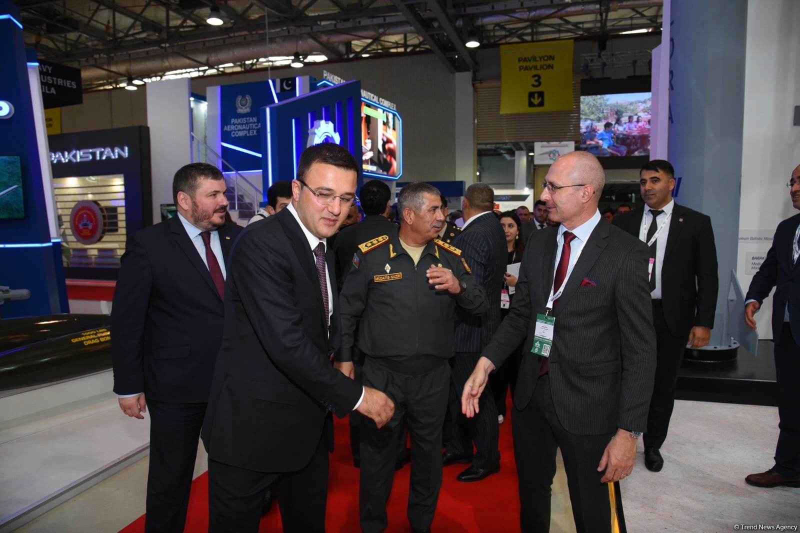 Zakir Həsənov “ADEX-2024” sərgisində müxtəlif ölkələrin məhsulları ilə tanış olub (FOTO)