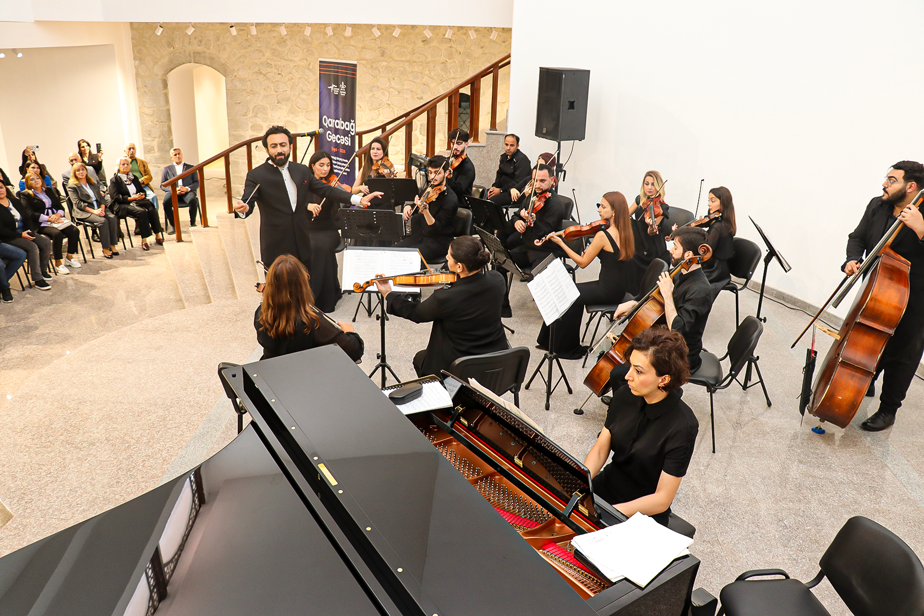 QDF Şuşa şəhərinə konsert royalının hədiyyə edilməsi ilə bağlı “Qarabağ gecəsi” konsertini keçirib (FOTO)