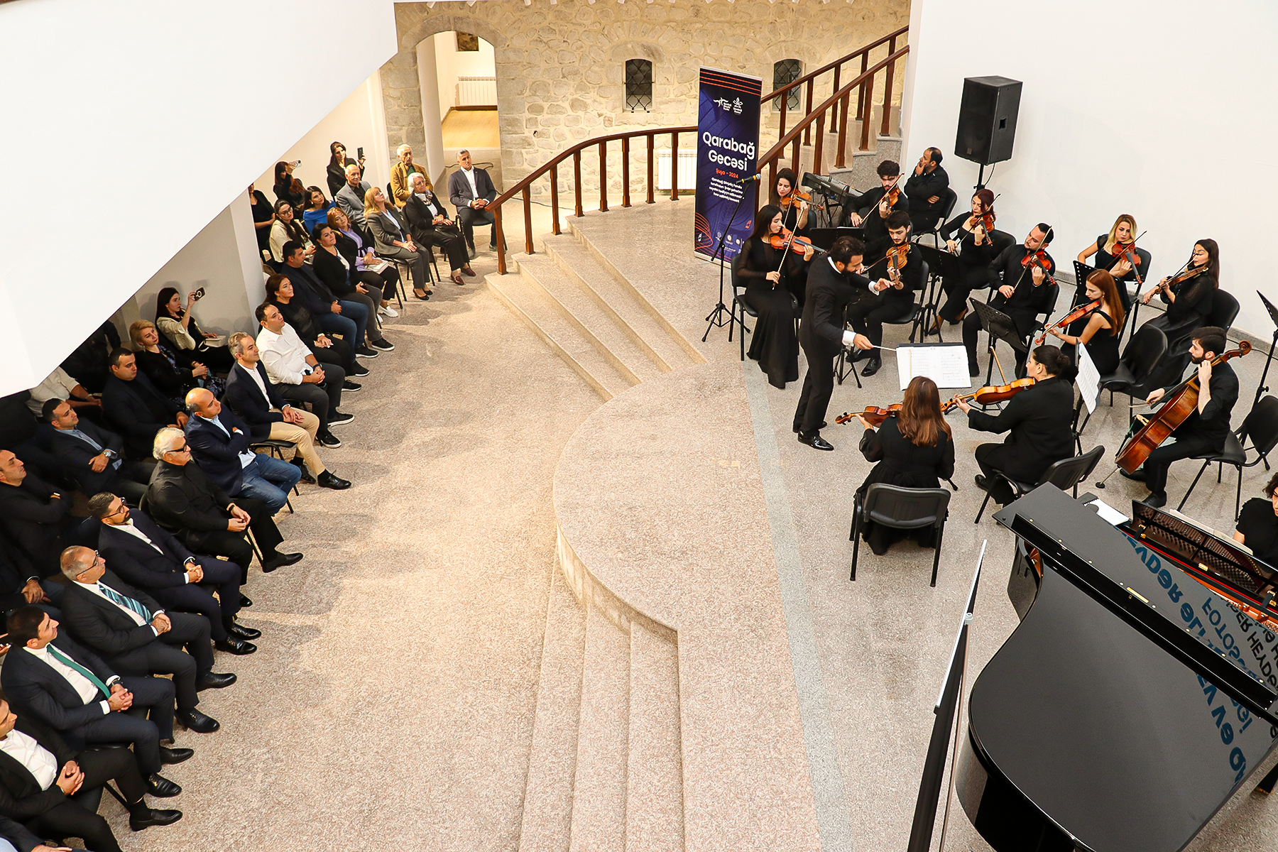 QDF Şuşa şəhərinə konsert royalının hədiyyə edilməsi ilə bağlı “Qarabağ gecəsi” konsertini keçirib (FOTO)