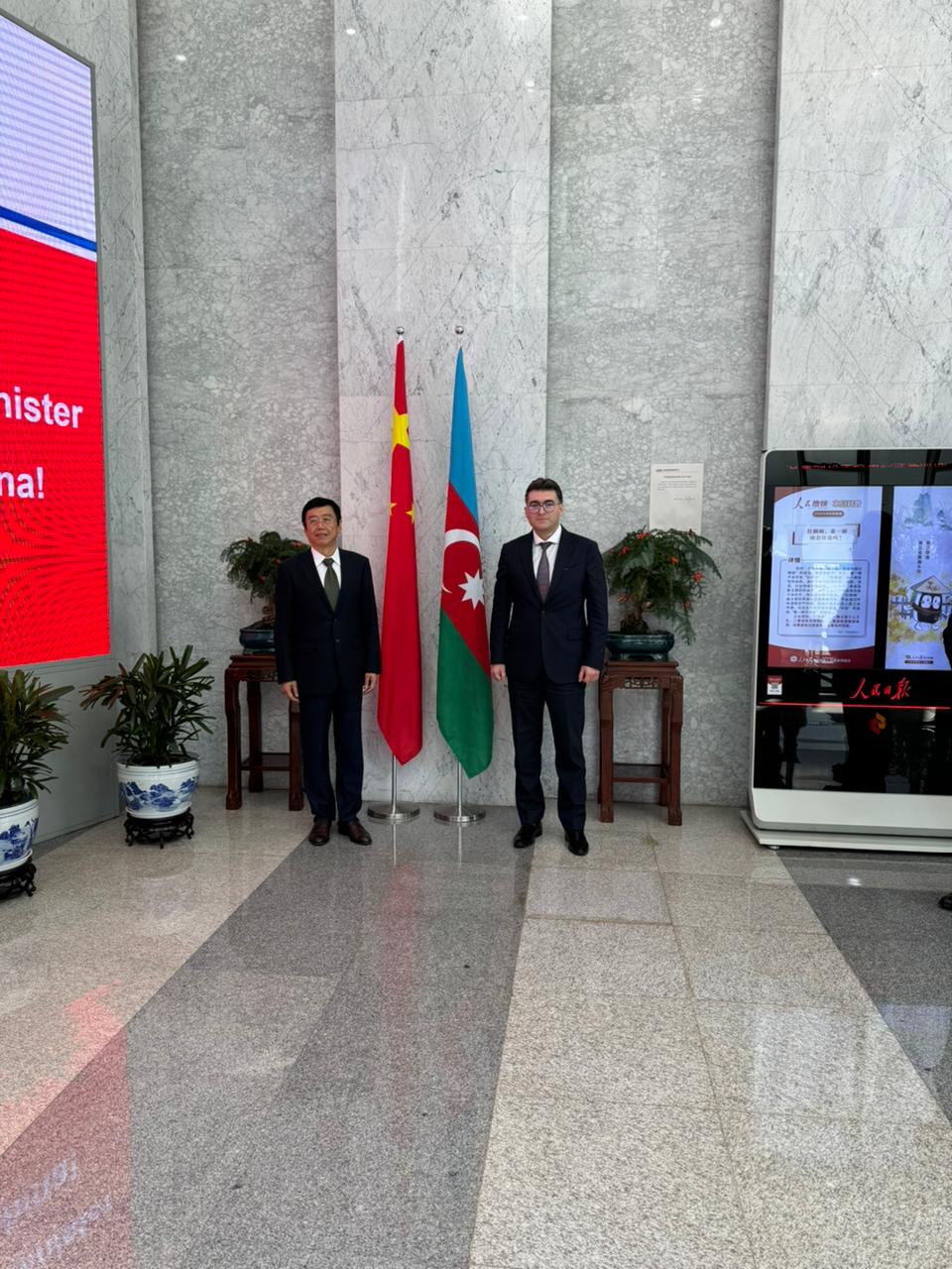 Çin şirkətləri ilə bərpa olunan enerji sahəsində əməkdaşlıq müzakirə edilib (FOTO)