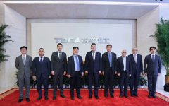 Çin şirkətləri ilə bərpa olunan enerji sahəsində əməkdaşlıq müzakirə edilib (FOTO)