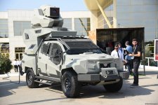 ADEX-də ağır artilleriya və hərbi təyyarələr nümayiş olunur (FOTO)