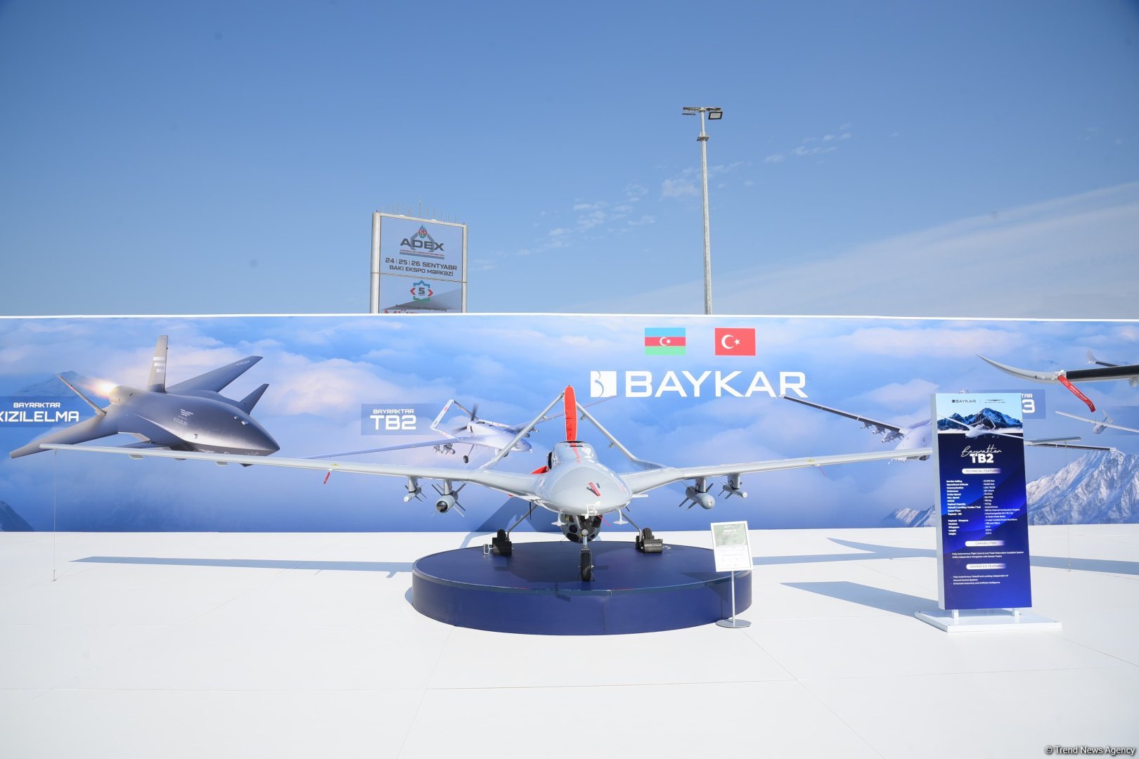 "Bayraktar TB2" zərbə PUA-sı ADEX-də nümayiş etdirilir (FOTO)