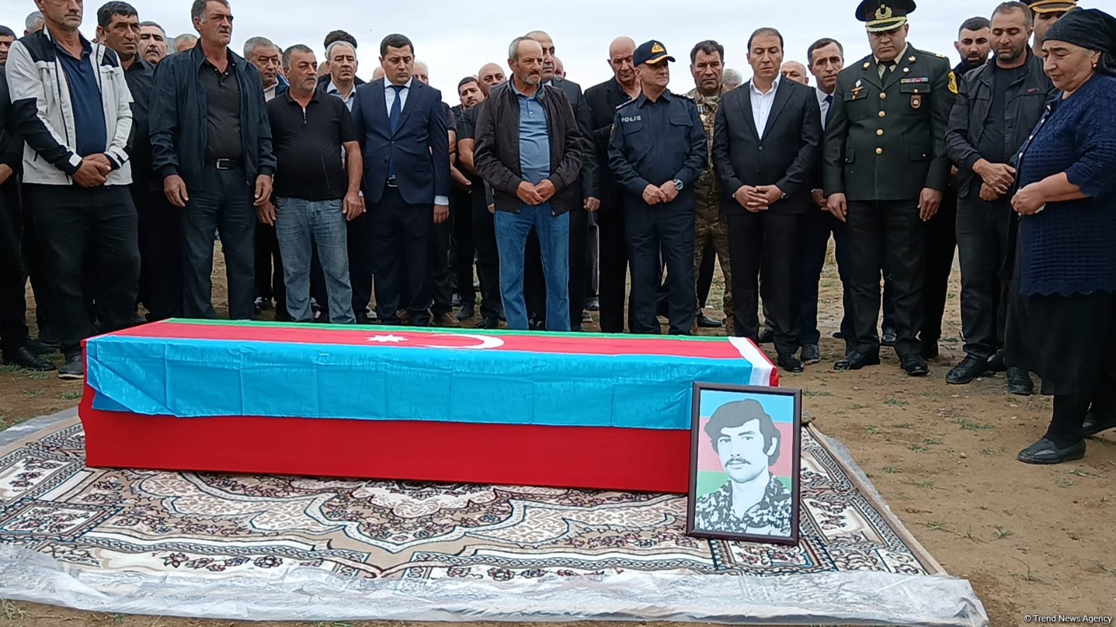 Qaradağlı faciəsinin qurbanının nəşinin qalıqları 32 ildən sonra doğma kəndində dəfn edildi (FOTO)
