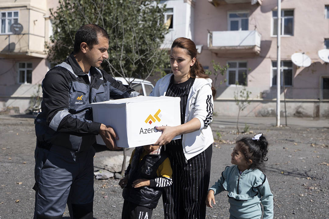 “AzerGold” QSC Daşkəsəndə Vətən müharibəsi şəhidlərinin ailə üzvlərini və qaziləri ziyarət edib (FOTO)
