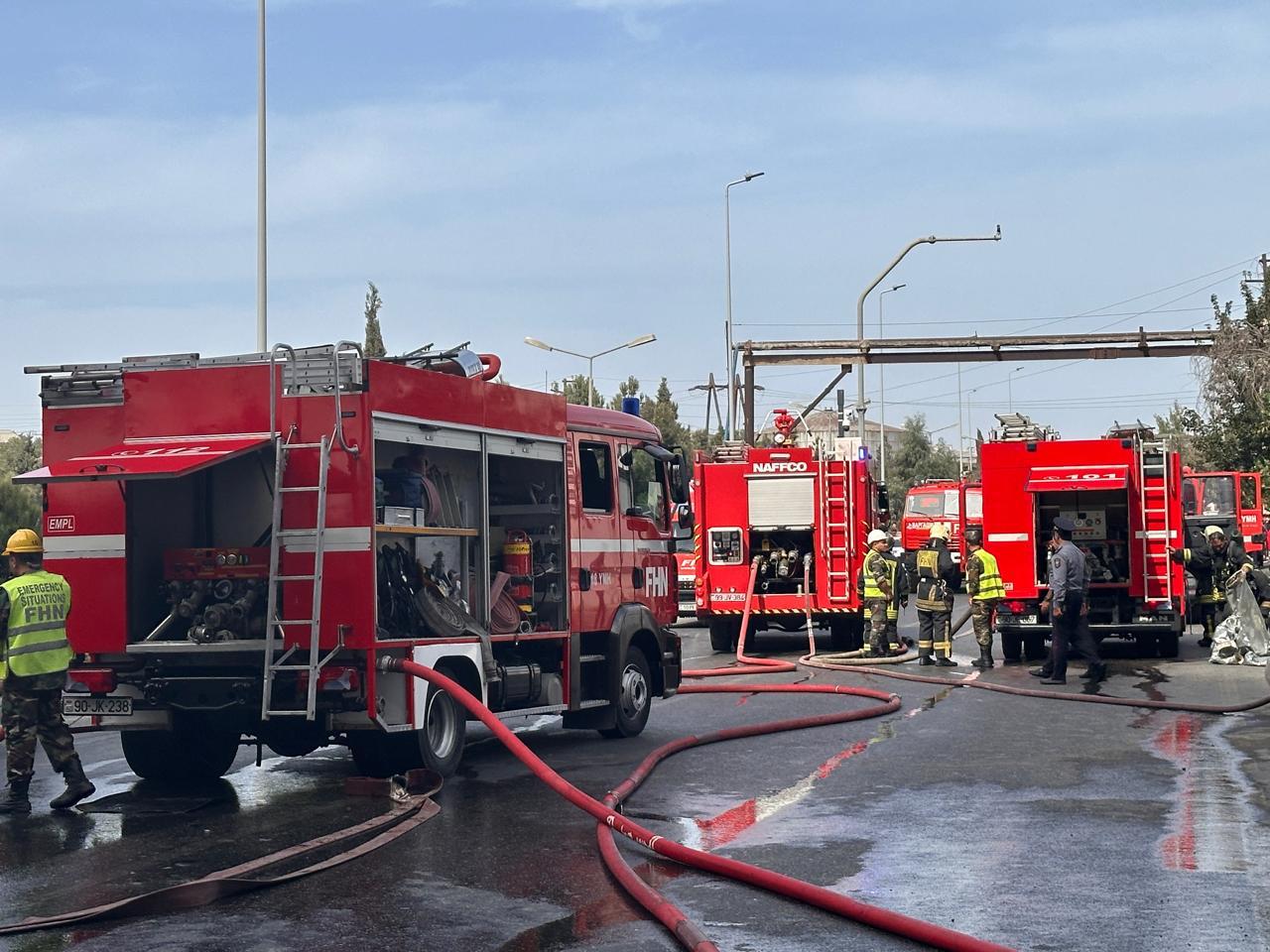 Bakıda boya sexindəki yanğın söndürüldü (FOTO/VİDEO) (ƏLAVƏ OLUNUB)