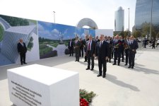 Səhiyyə Nazirliyinin rəhbərliyi və kollektivi Zəfər parkını ziyarət edib (FOTO)