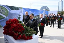 Dövlət və hökumət rəsmiləri, deputatlar Bakıda inşası davam etdirilən Zəfər parkında olublar (FOTO)