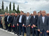 Ağdam sakinləri şəhidlərini anır (FOTO/VİDEO)