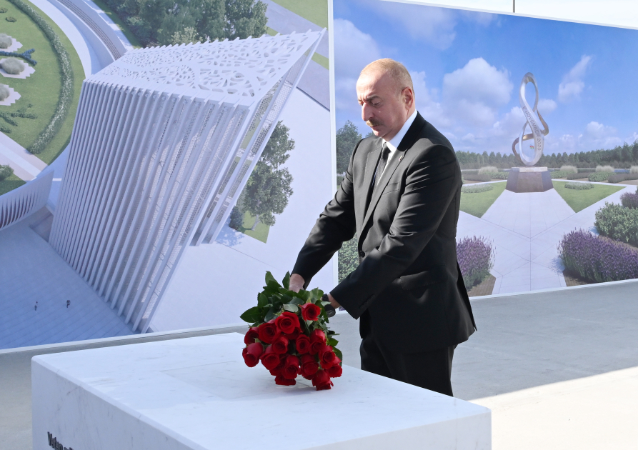 Prezident İlham Əliyev Zəfər parkında olub (FOTO/VİDEO) (YENİLƏNİB)