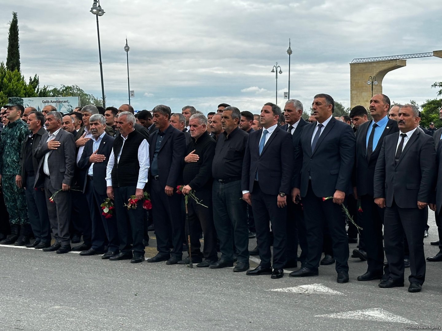 Ağdam sakinləri şəhidlərini anır (FOTO/VİDEO)