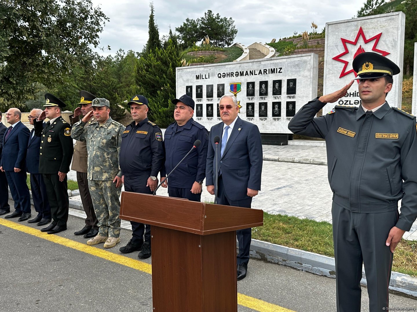 Ağdam sakinləri şəhidlərini anır (FOTO/VİDEO)