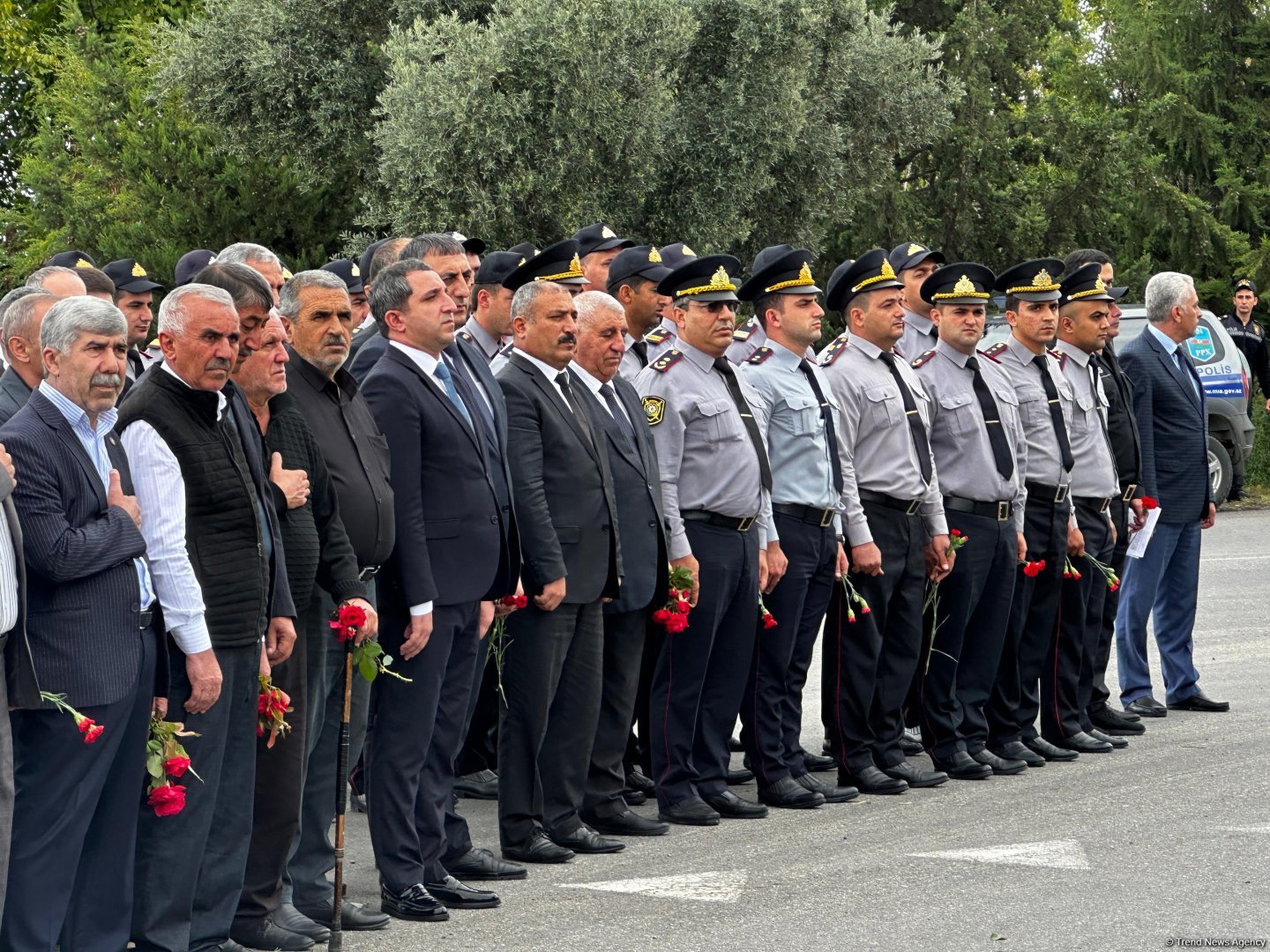 Ağdam sakinləri şəhidlərini anır (FOTO/VİDEO)