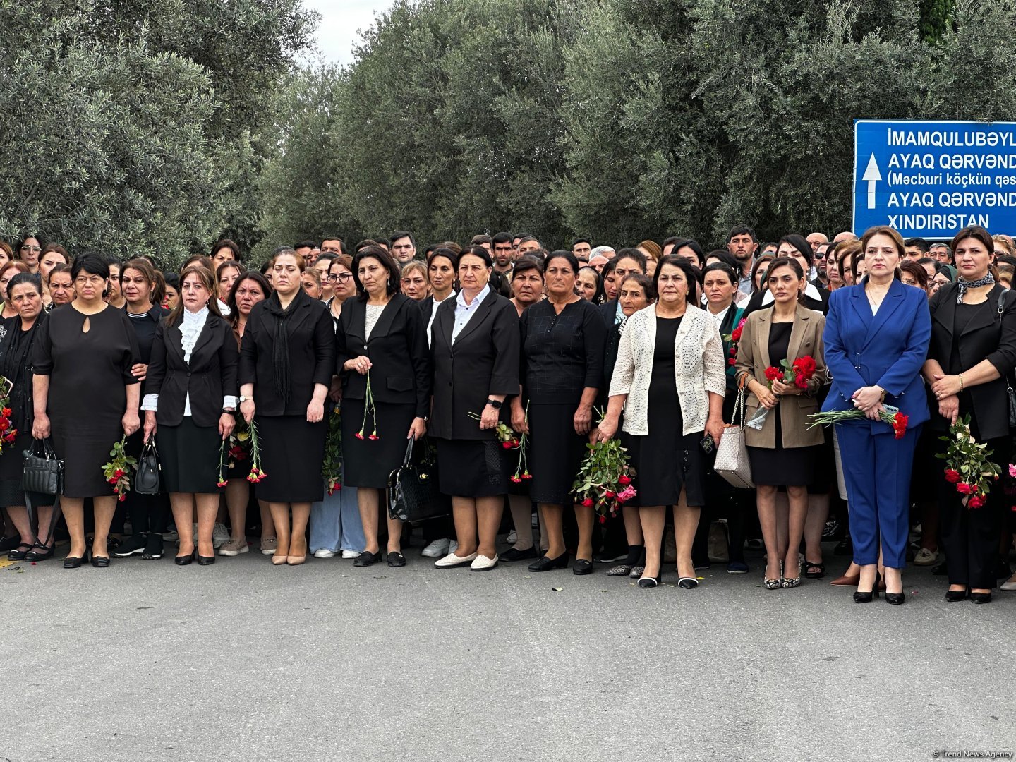 Ağdam sakinləri şəhidlərini anır (FOTO/VİDEO)