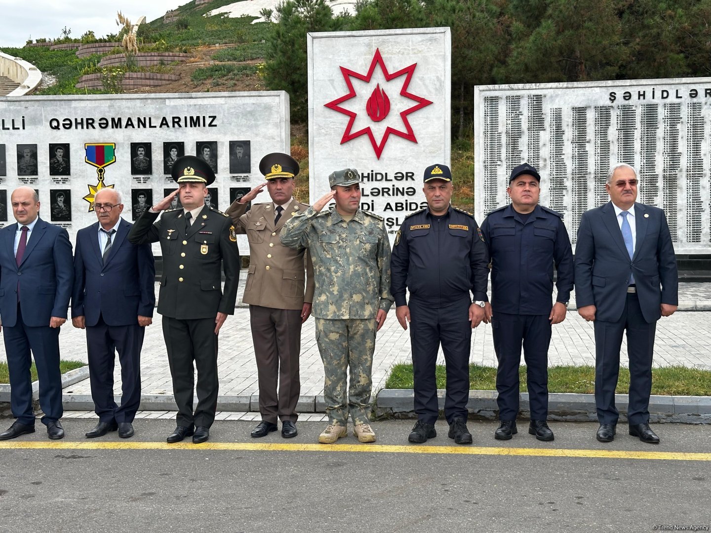 Ağdam sakinləri şəhidlərini anır (FOTO/VİDEO)