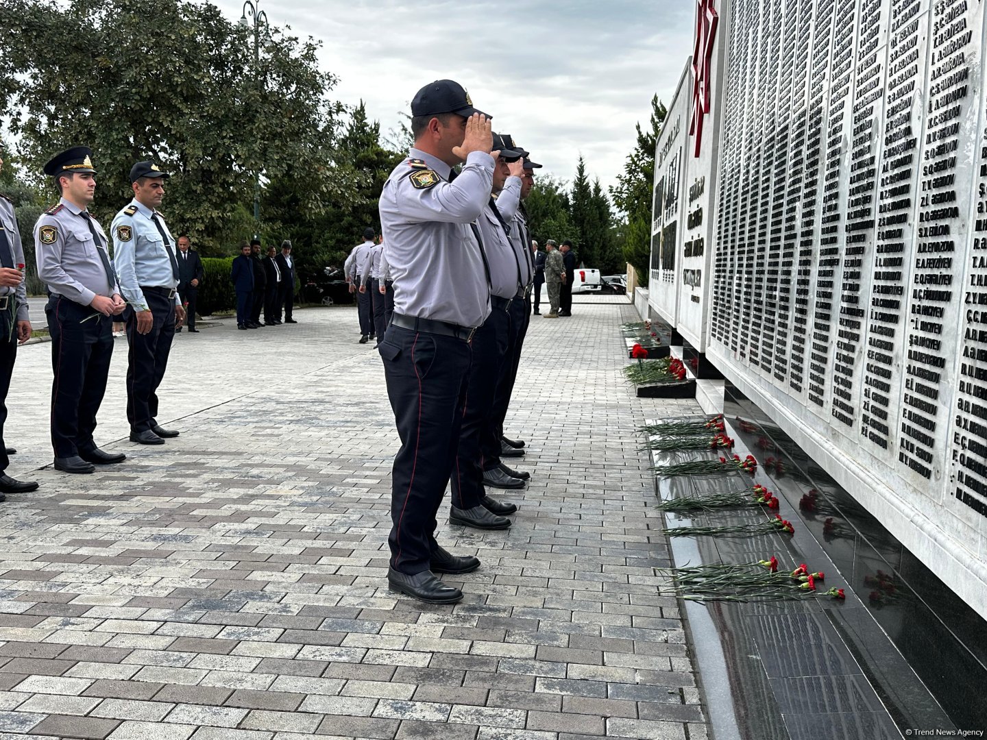 Ağdam sakinləri şəhidlərini anır (FOTO/VİDEO)