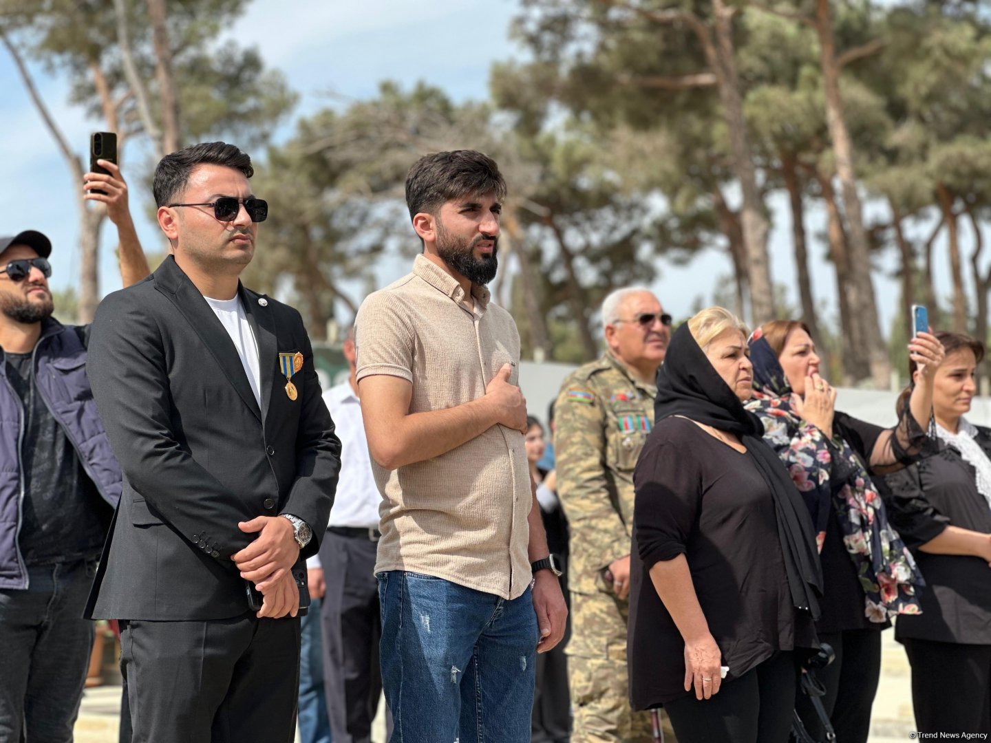 Azərbaycan xalqı qəhrəman şəhidlərini anır (FOTO)
