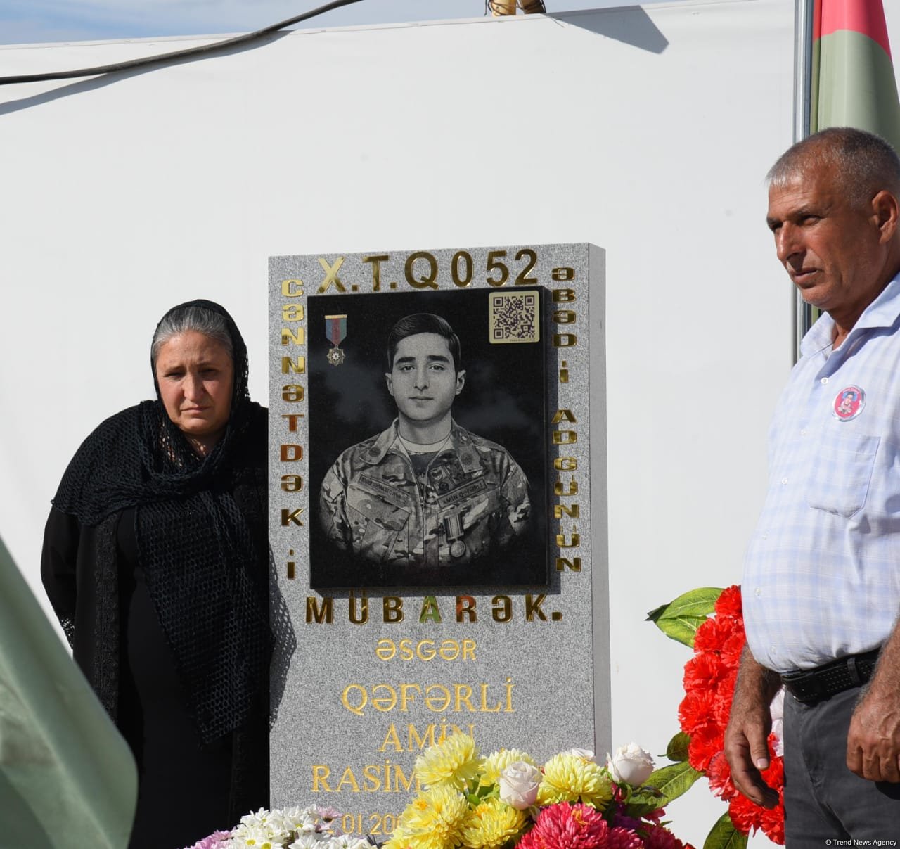 Azərbaycan xalqı qəhrəman şəhidlərini anır (FOTO)