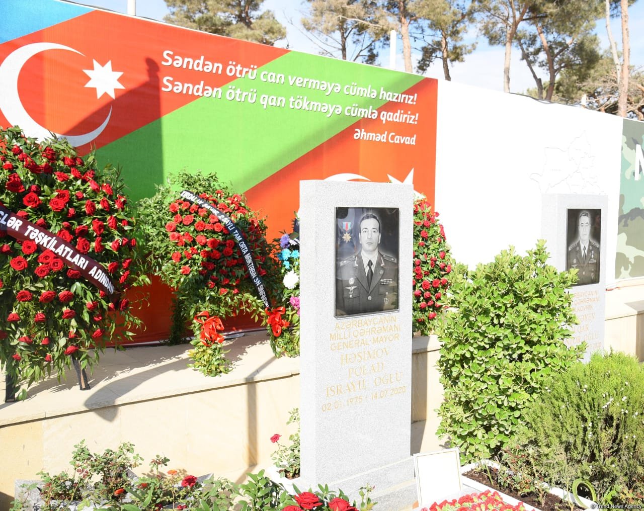 Azərbaycan xalqı qəhrəman şəhidlərini anır (FOTO)