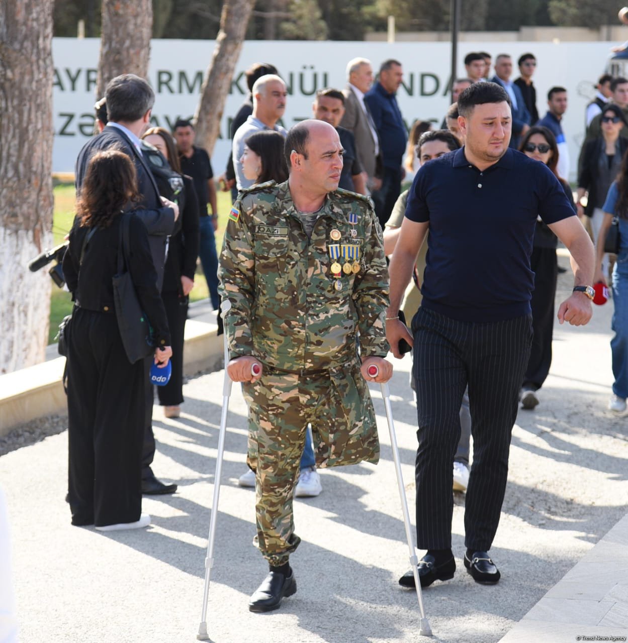 Azərbaycan xalqı qəhrəman şəhidlərini anır (FOTO)