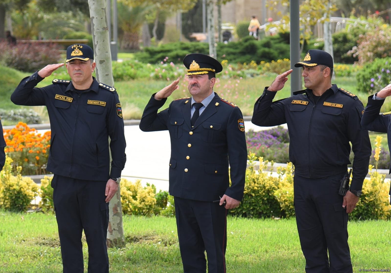 Vətən Müharibəsi şəhidlərinin xatirəsi bütün ölkə ərazisində bir dəqiqəlik sükutla yad edilib (FOTO/VİDEO)