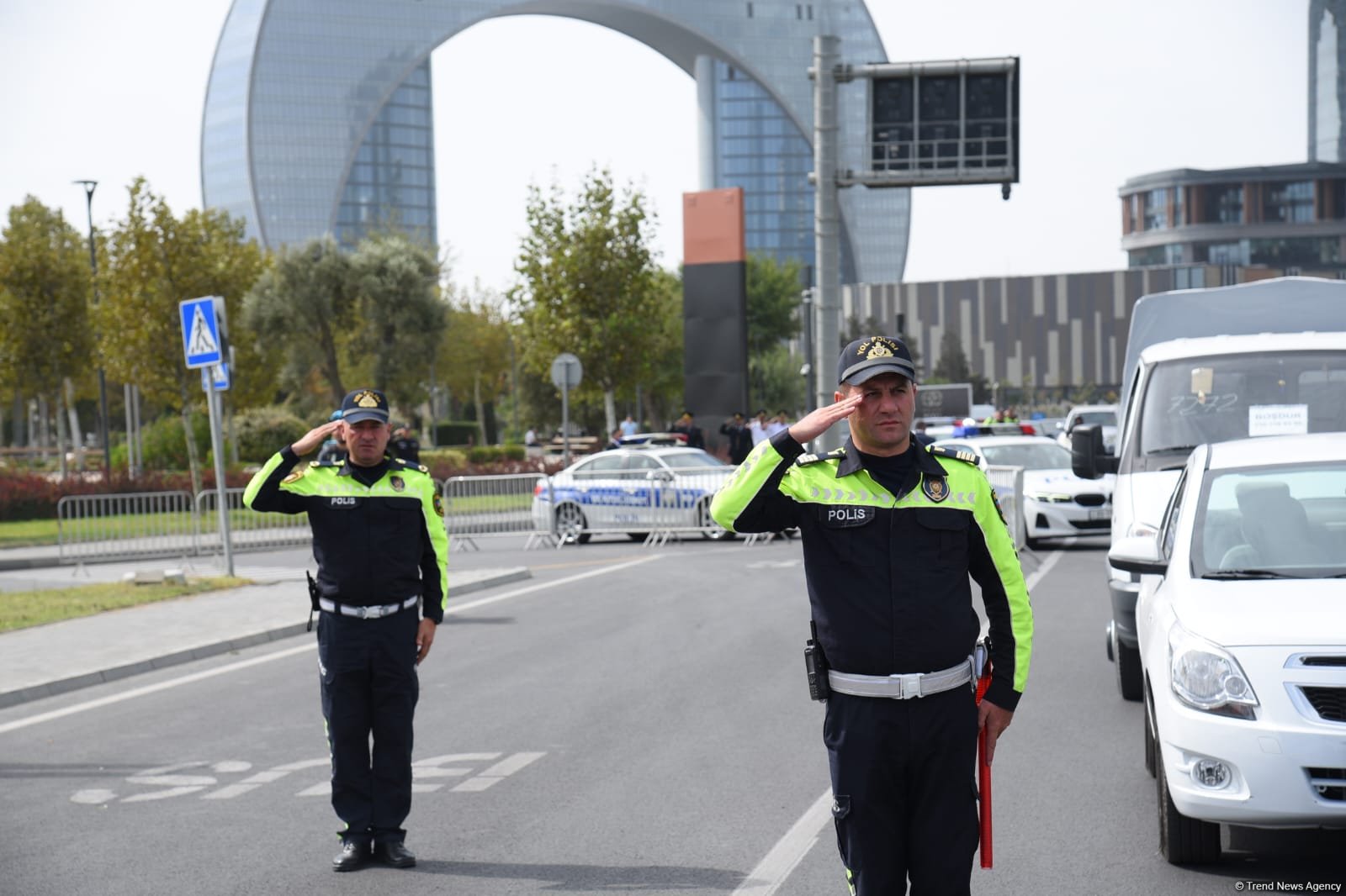 Vətən Müharibəsi şəhidlərinin xatirəsi bütün ölkə ərazisində bir dəqiqəlik sükutla yad edilib (FOTO/VİDEO)