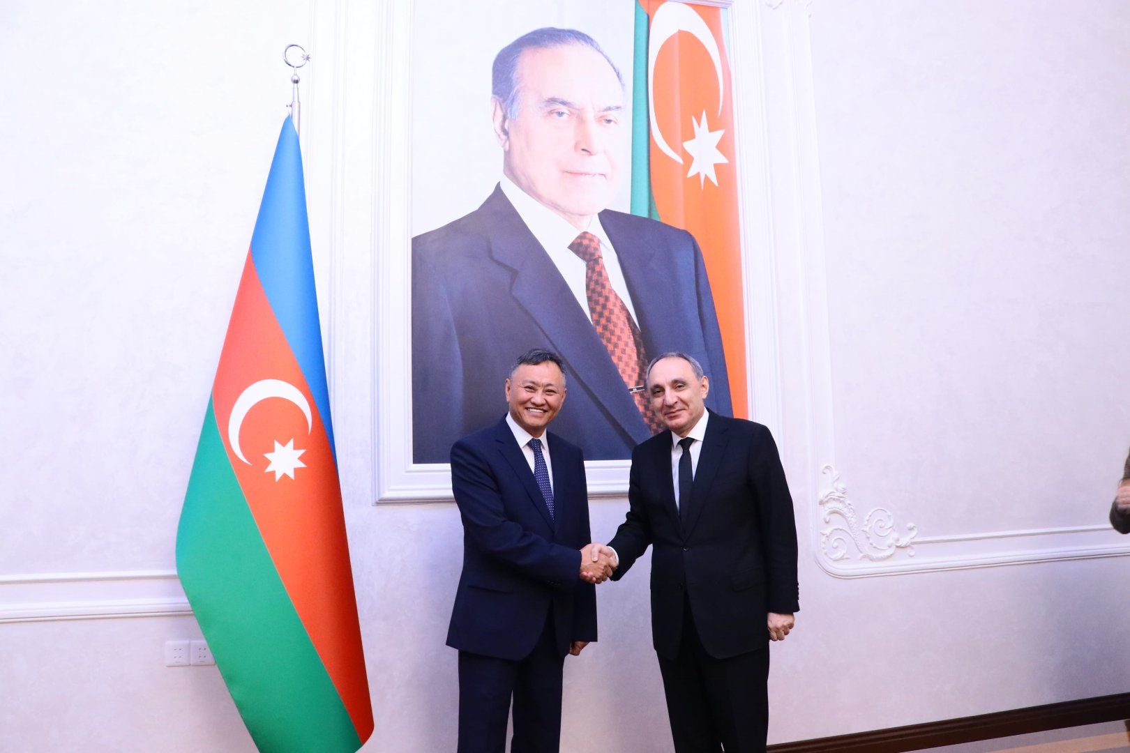 Azərbaycan Prokurorluğu ilə əlaqələr yüksək səviyyədədir - Monqolustanın baş prokuroru (FOTO)