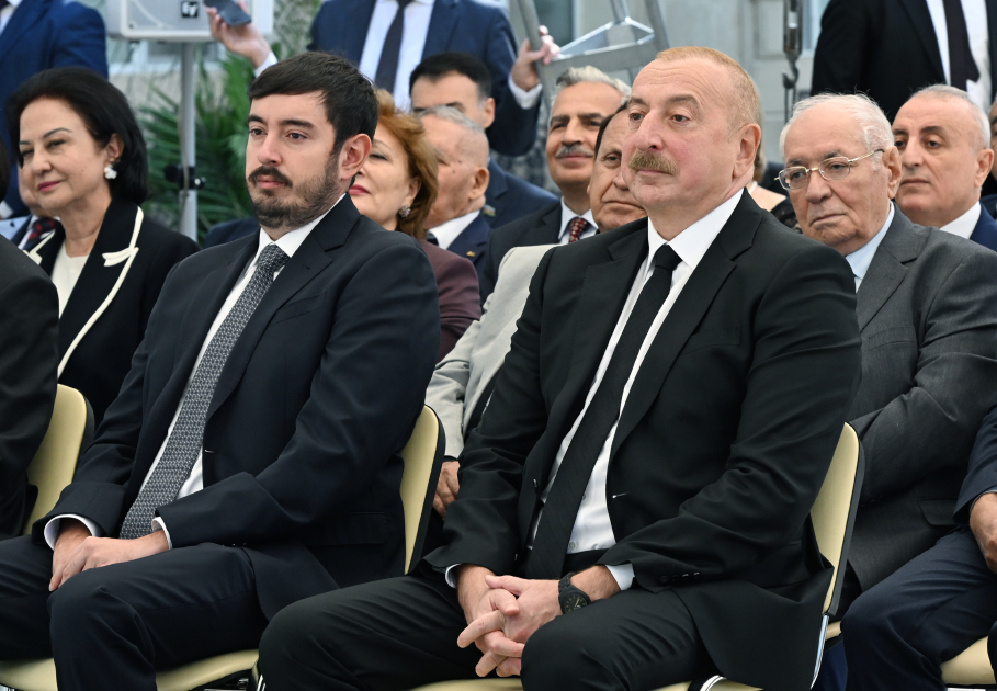 Prezident İlham Əliyev Bakıda Aşıq Ələsgərin abidəsinin açılışında iştirak edib (YENİLƏNİB) (FOTO/VİDEO)
